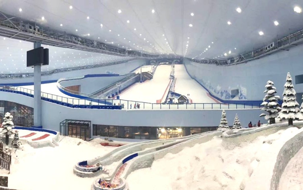 ハルピンの室内スキー施設
